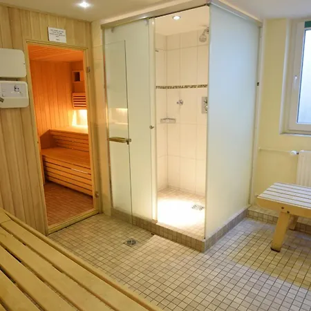 Apartment Freundliches 2-zimmer-appartement Mit Kieferneinrichtung Und Einem Balkon. *